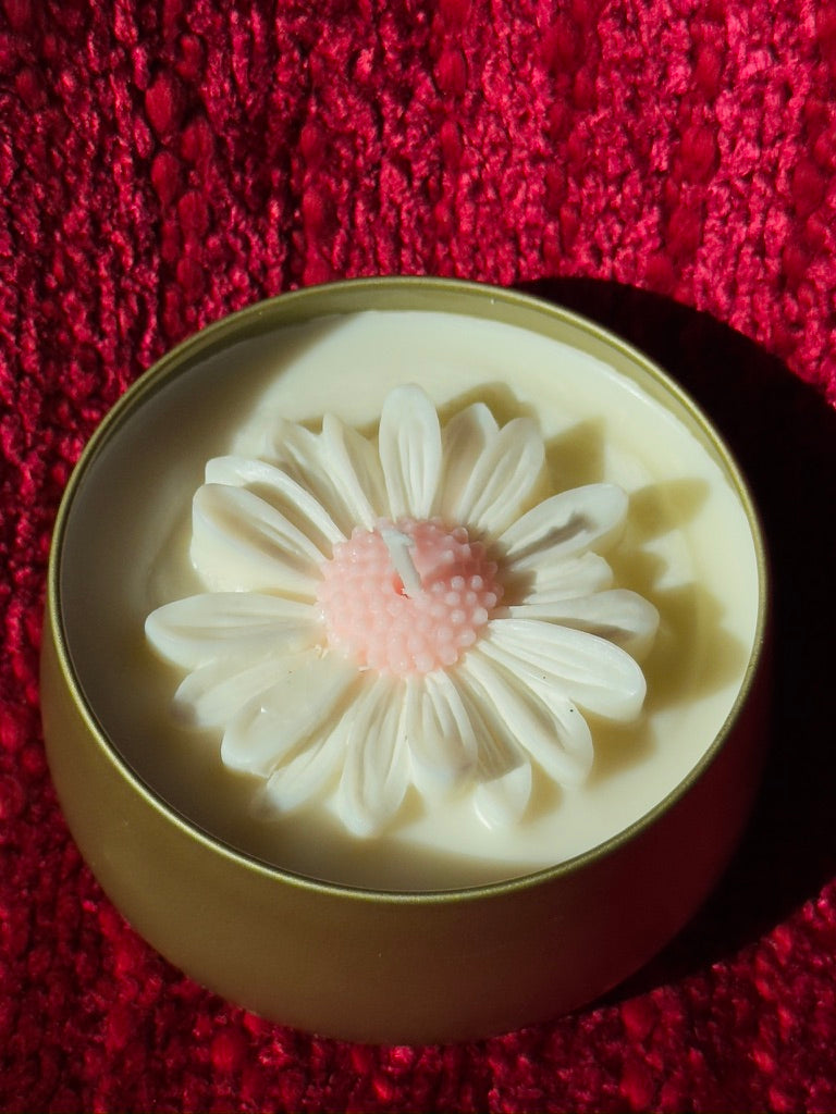 Daisy Glow Candle Tin