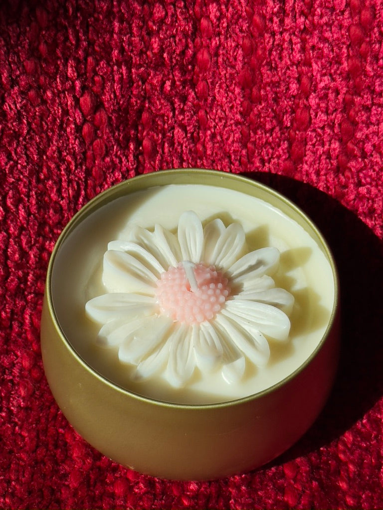 Daisy Glow Candle Tin